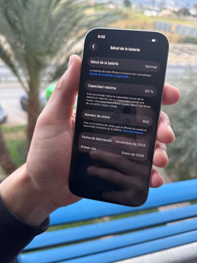 iPhone 15 Pro - 93% Batteria