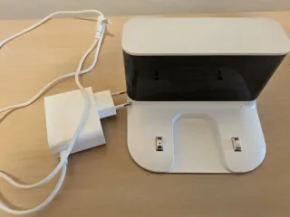 Robot aspirador Xiaomi Vacuum E12 y base de carga