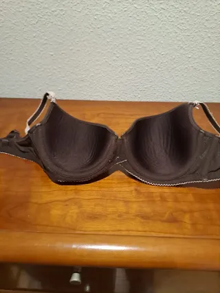 Sujetador marrón 90C con etiqueta cortada