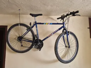 Bicicleta Montaña Megabike 18V y BH motocross