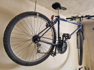 Bicicleta Montaña Megabike 18V y BH motocross