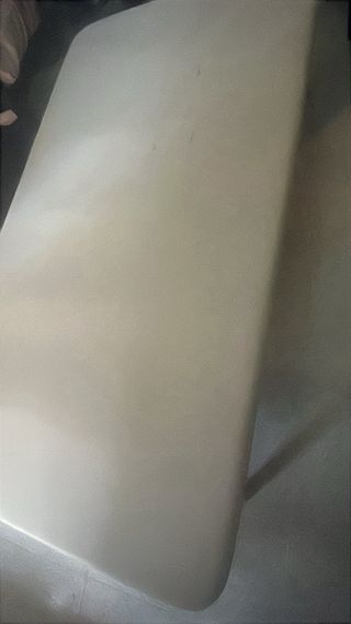 Base tapizada de cama con patas Precio negociable