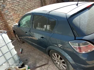 Opel AstraH