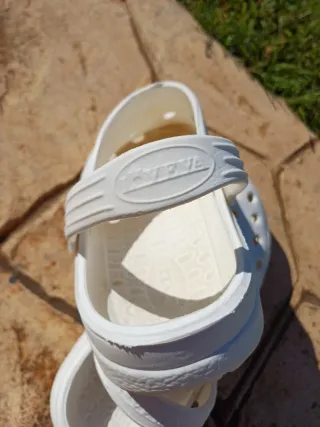 Zuecos blancos imitación Crocs