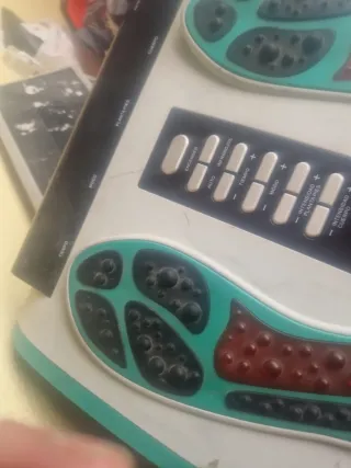 Aparato de Fisioterapia y mando.Faltan electrodos