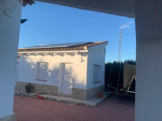 se vende chalet nuevo en villarrobledo. full equip