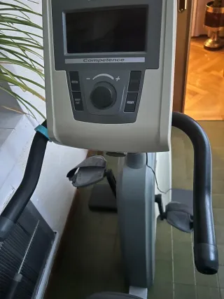 Bicicleta Estática Tunturi con respaldo reclinable