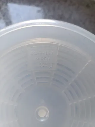 Escorredor de salada azul e transparente