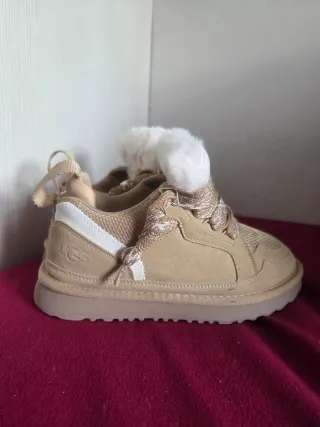 UGG Lowmel Botas Beige