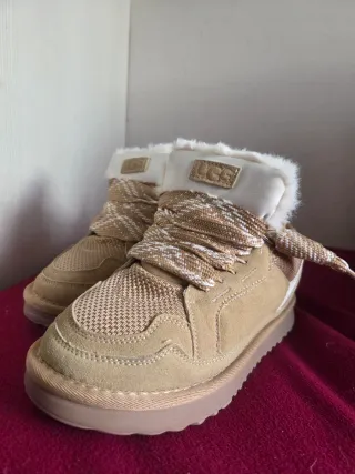 UGG Lowmel Botas Beige