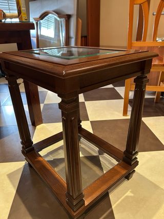 Conjunto de mesas bajas de madera