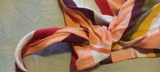 Camisa corta anudada Bershka rayas multicolor