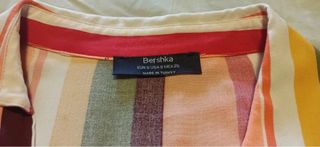 Camisa corta anudada Bershka rayas multicolor