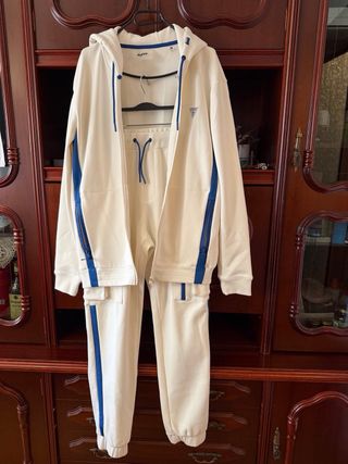 Conjunto Deportivo Guess Beige y Azul Talla M