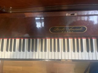 Piano Vertical Paolo Amati-París Precio negociable