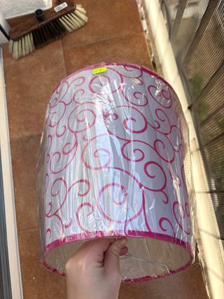 Tulipa de lámpara con diseño floral