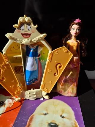 Bella y Armario de Disney