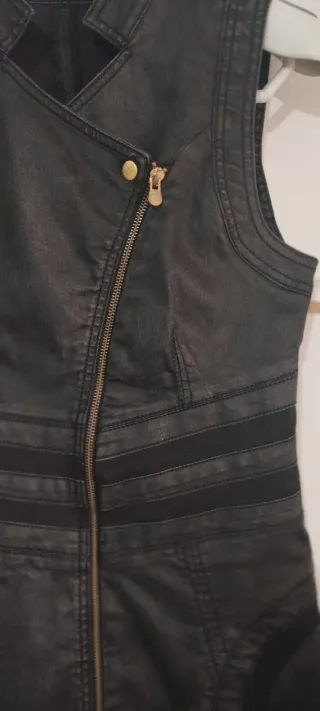 Vestido moderno negro