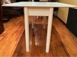 Mesa plegable blanca
