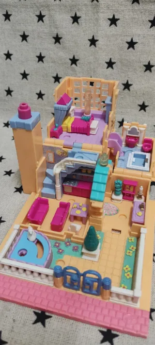 Casa Polly Pocket con piscina e giardino, anno 1994, con luce