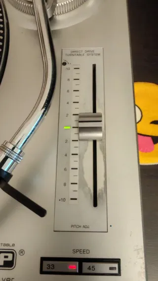 Reloop RP-2000 MK2 Prato de DJ Prateado