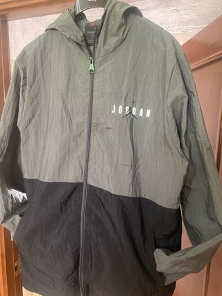 Chaqueta Jordan con capucha