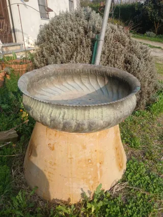 Vaso di rame vintage con manici