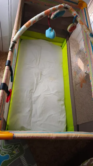 Parque de juegos / Cuna Jane para bebé