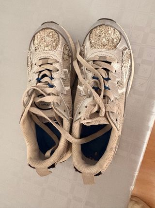 Zapatos Zara negros con tachuelas talla 34-35