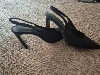 Zapatos de tacón negros slingback