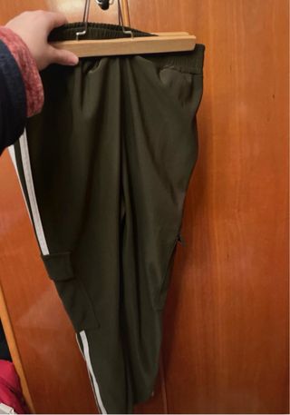 Pantalón deportivo cargo verde