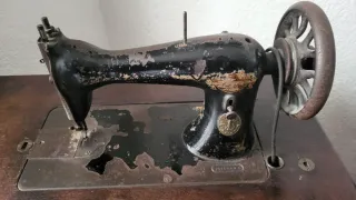 Macchina da cucire Singer d'epoca fine anni 800