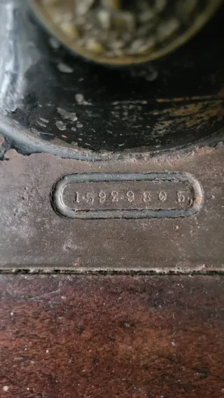 Macchina da cucire Singer d'epoca fine anni 800