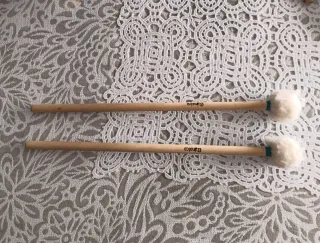 Pack de baquetas de percusión con mazas de timbal
