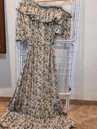 Vestido Mango floral hombros descubiertos