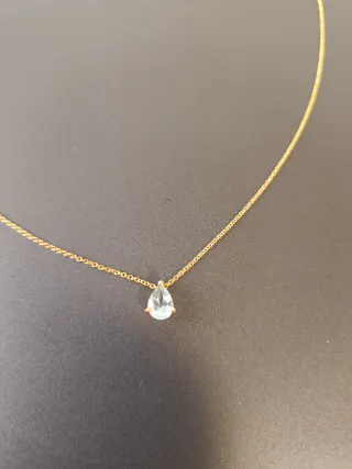 Cadena con colgante de oro 18k