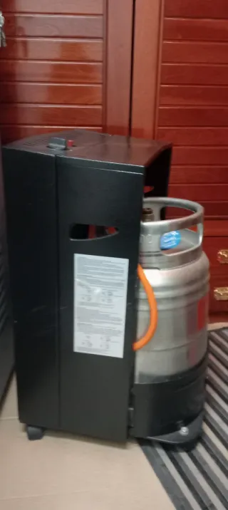 Estufa de gas negra seminueva