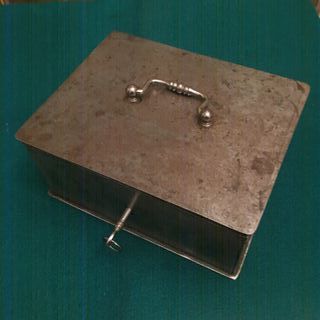 Antigua caja fuerte de hierro/acero