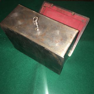 Antigua caja fuerte de hierro/acero