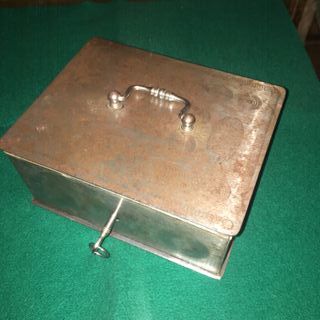 Antigua caja fuerte de hierro/acero