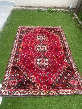 Tappeto di lana rossa e marrone. 253x198