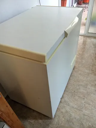 Arcón Congelador. Buen estado 94*85*63 cm.