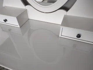 Tocador Blanco Ikea con Espejo Ovalado