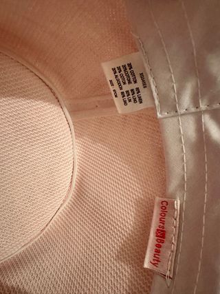 Sombrero rosa de ala corta