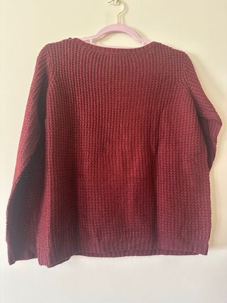 Jersey rojo con botones