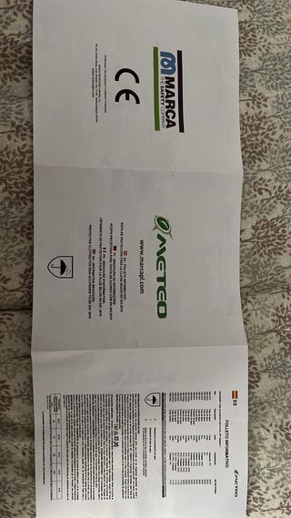 Traje de agua amarillo