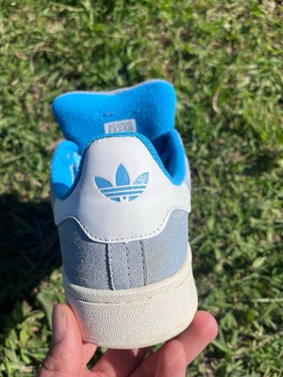 Adidas Campus Azul y Blanco