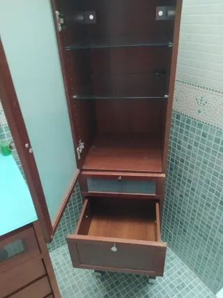 Vitrina y espejo baño madera y cristal
