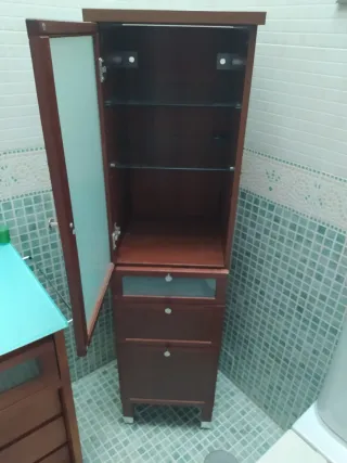 Vitrina y espejo baño madera y cristal