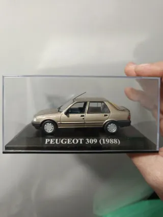 Coche a escala 1:43 Peugeot 309